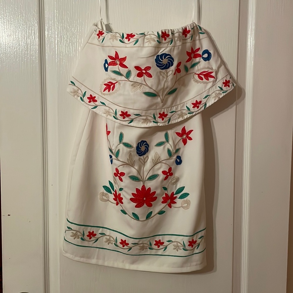 Deja Vu Flower Embroidered Strapless Dress